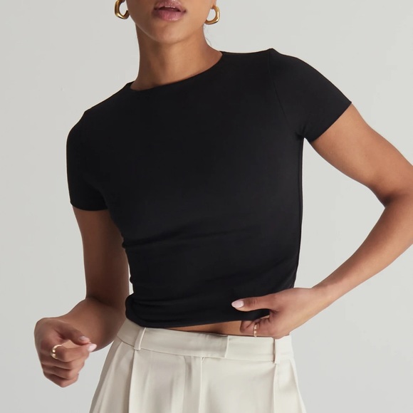 Re Ona Tops - Re Ona Signature T-Shirt in Black